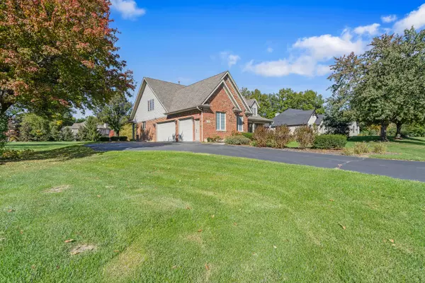 Mokena, IL 60448,12918 W Hunt Club CT