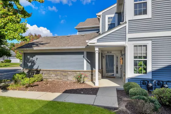Naperville, IL 60563,816 Woodewind DR #816