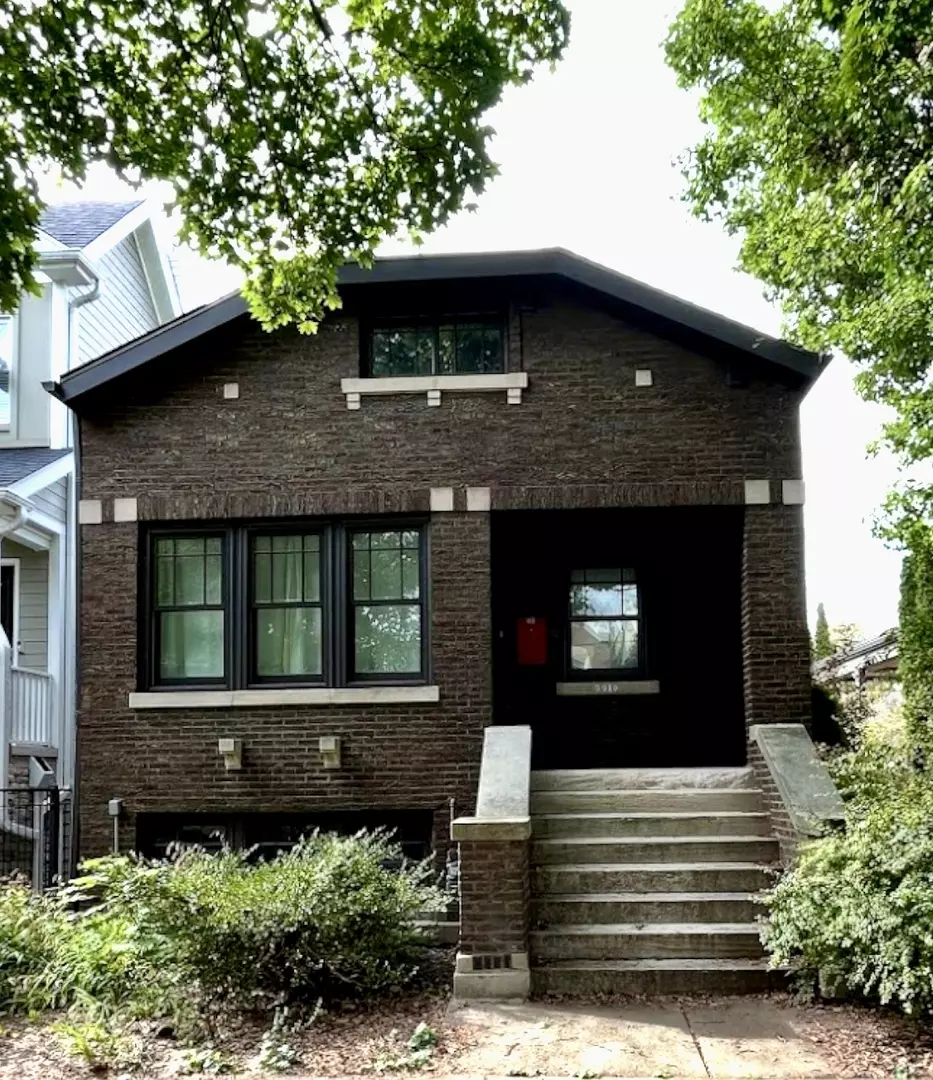 Chicago, IL 60618,2910 N Seeley AVE