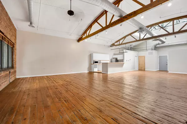 Chicago, IL 60616,1617 S Michigan AVE #202