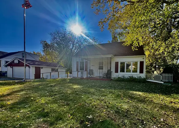 2413 LINDBERG DR, Rockford, IL 61109