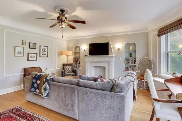 Chicago, IL 60626,6737 N Greenview AVE #2S