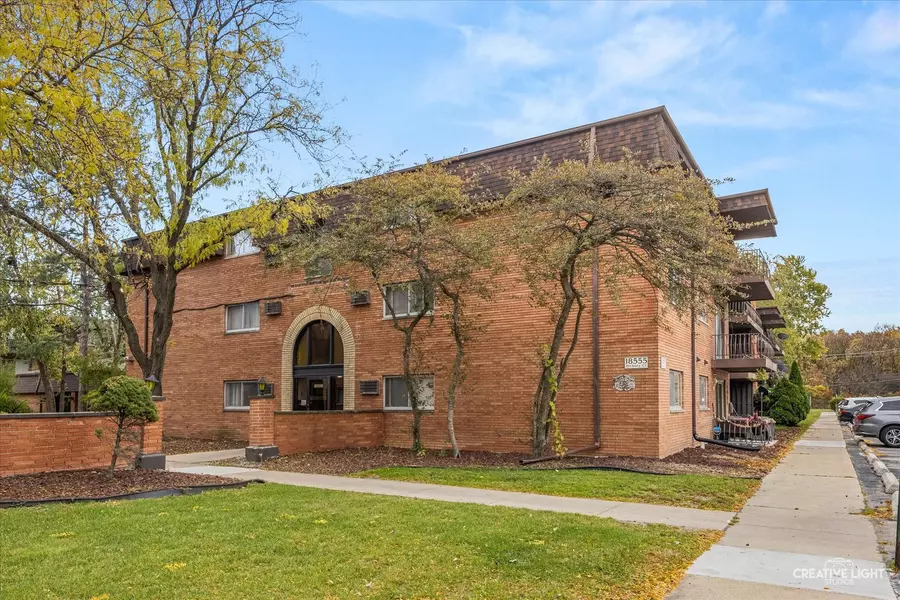 18555 Hickory CT #21, Lansing, IL 60438