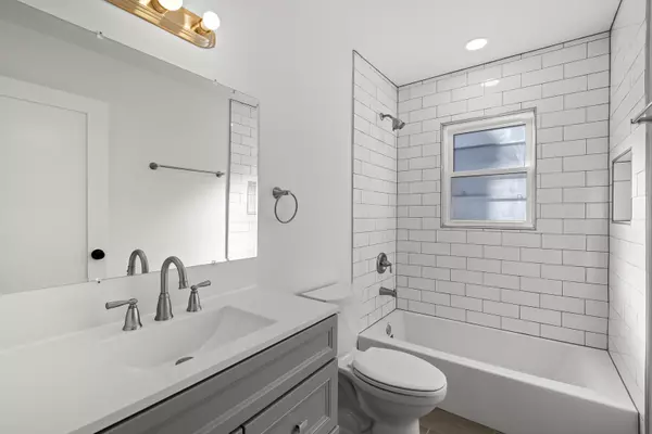 Highland Park, IL 60035,1506 Glencoe AVE #2S