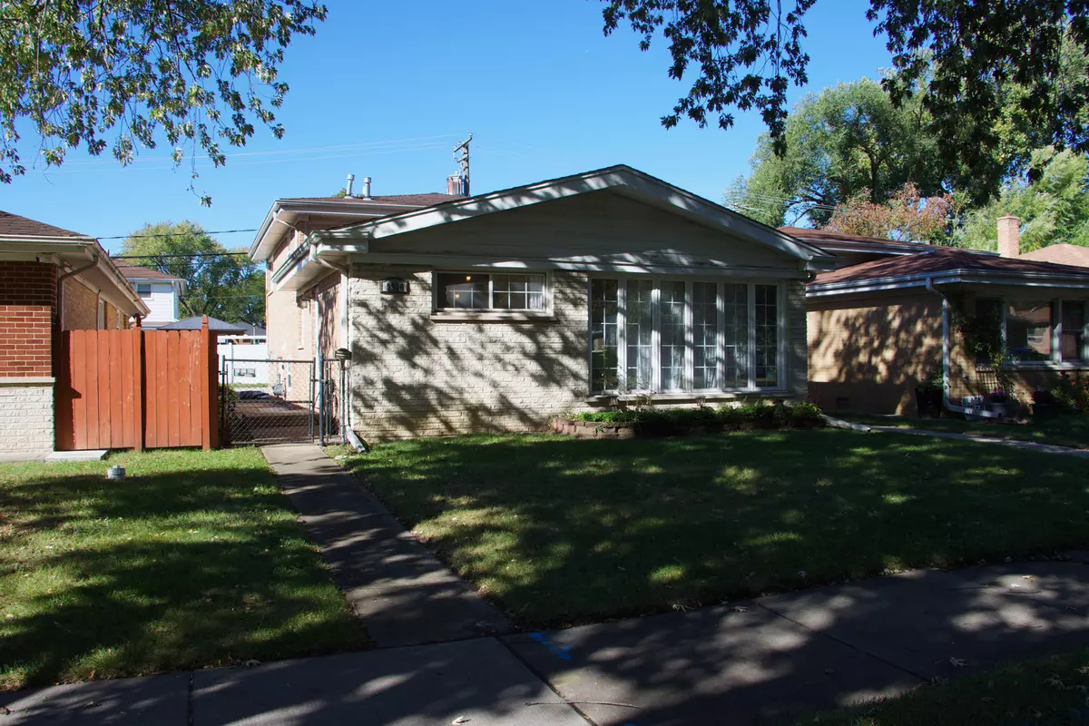 Skokie, IL 60076,9910 Crawford AVE