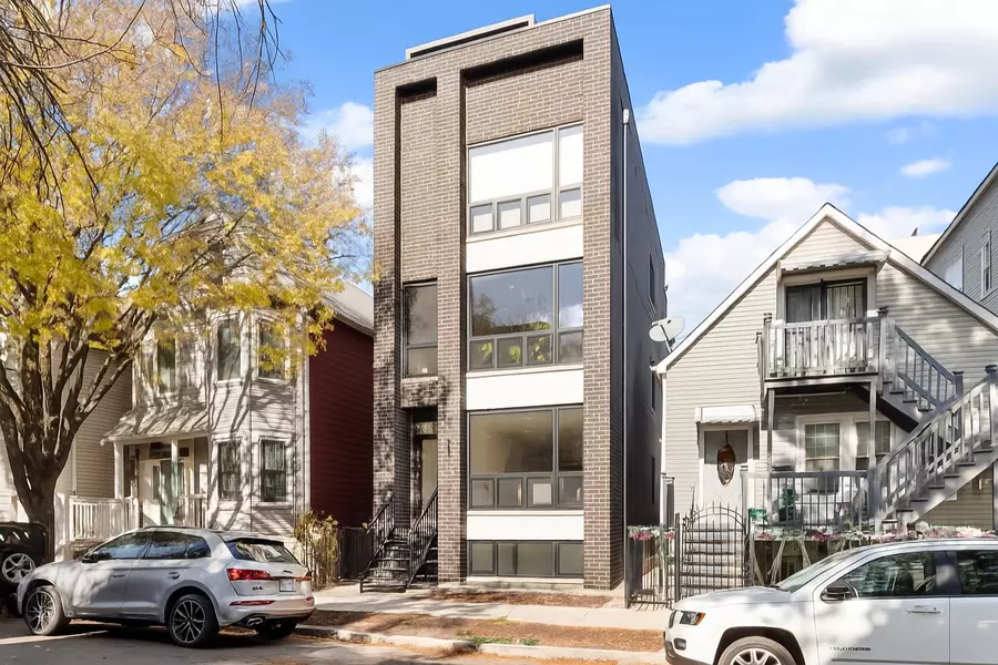 2852 W Lyndale ST #1, Chicago, IL 60647