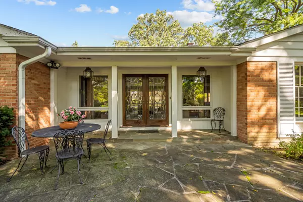 Northfield, IL 60093,236 Bristol ST