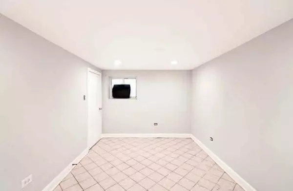 Chicago, IL 60629,6918 S Talman AVE #G