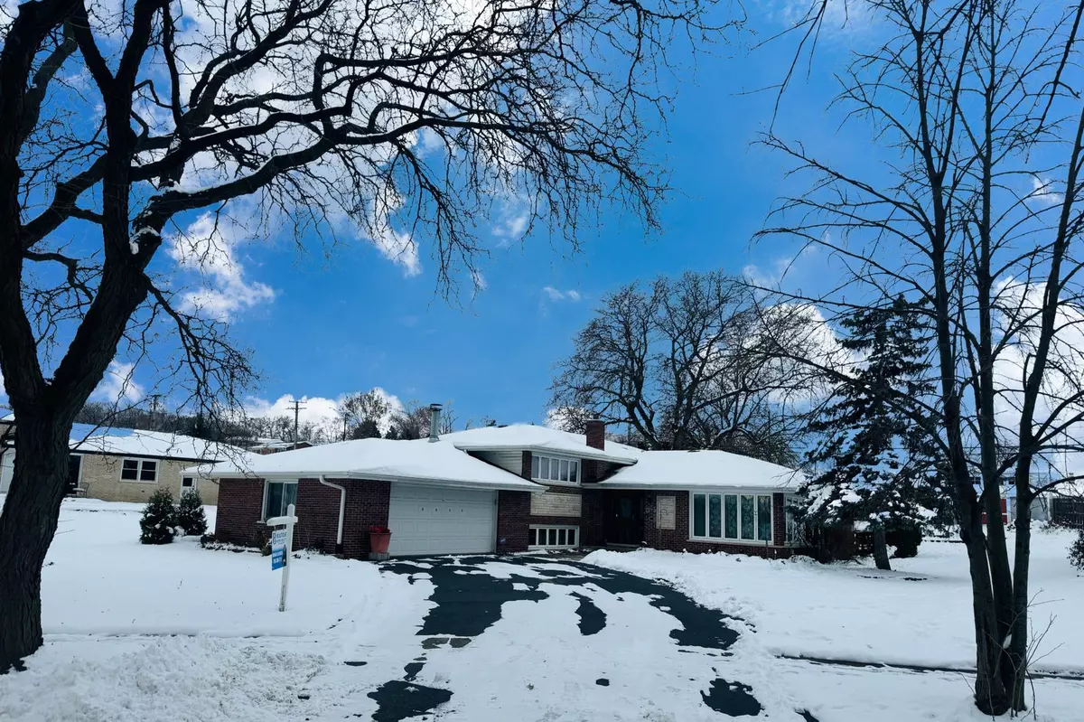 Hickory Hills, IL 60457,8832 Pleasant AVE