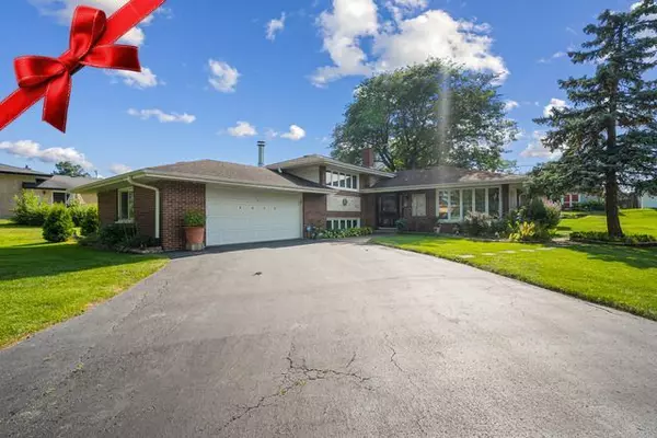 8832 Pleasant AVE, Hickory Hills, IL 60457