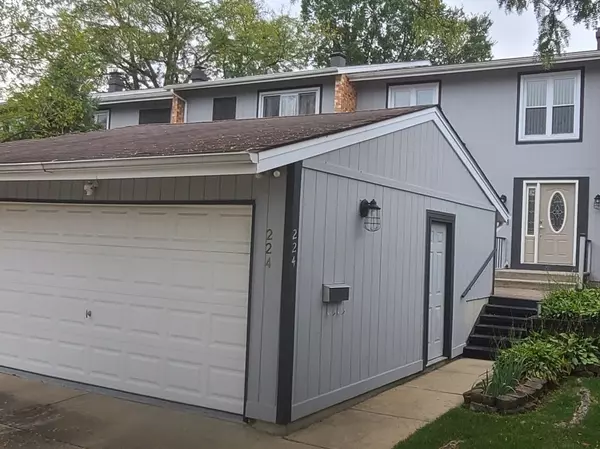 Bloomingdale, IL 60108,224 OAKWOOD LN