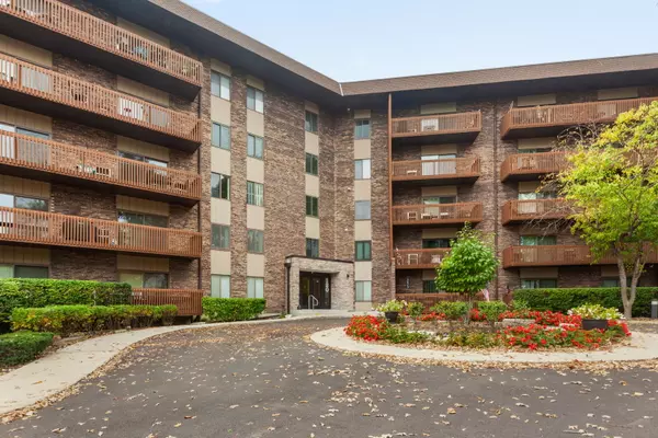 120 Lakeview DR #514, Bloomingdale, IL 60108