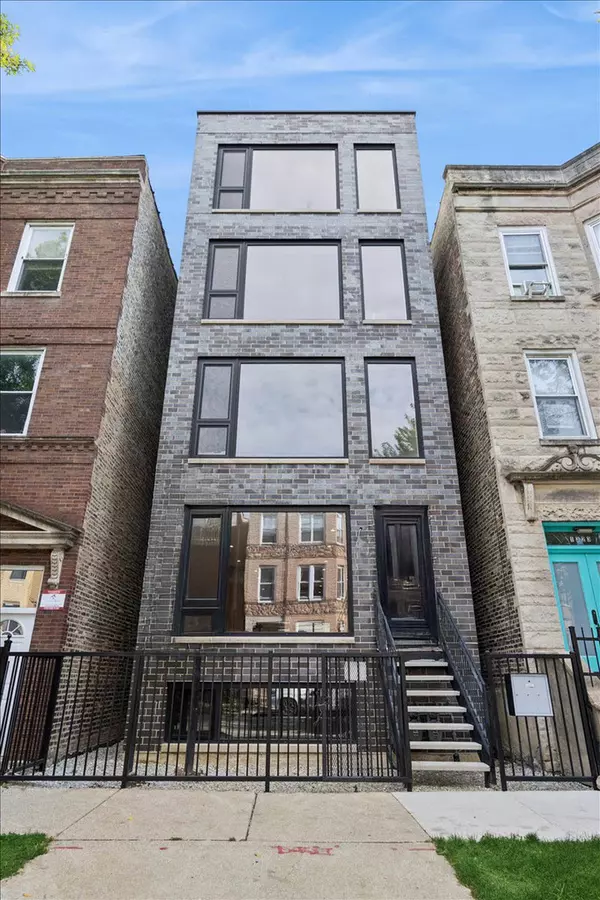 1325 N Artesian AVE #2, Chicago, IL 60622