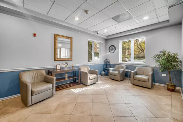 Des Plaines, IL 60016,390 S Western AVE #604