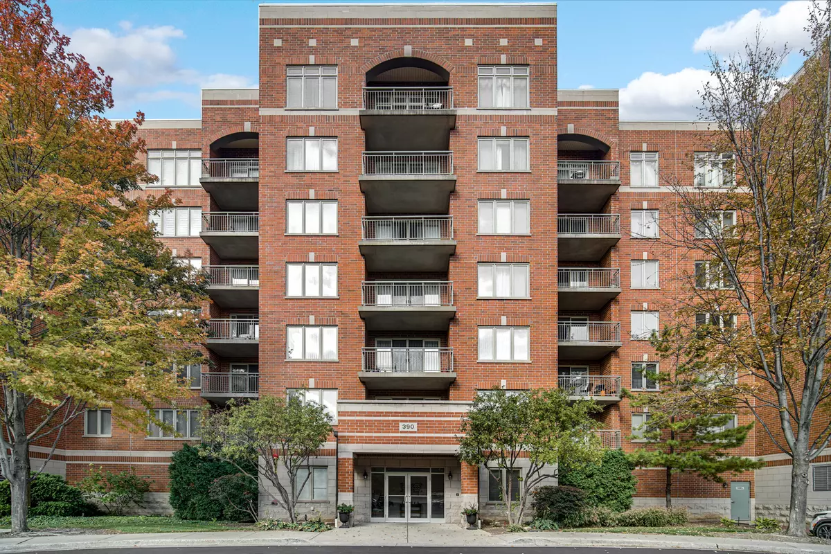 Des Plaines, IL 60016,390 S Western AVE #604