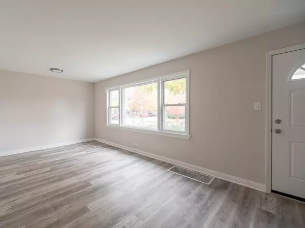 Chicago, IL 60652,Address not disclosed