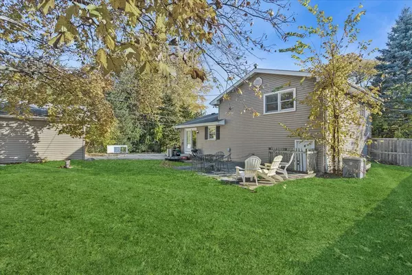 Naperville, IL 60563,26W250 Case ST