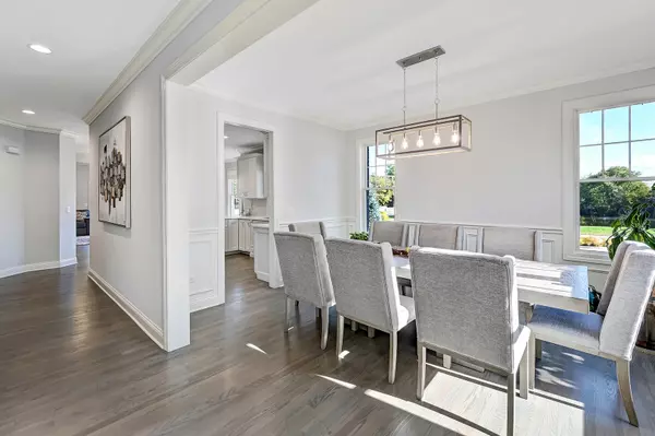 Naperville, IL 60540,3 Westmoreland LN