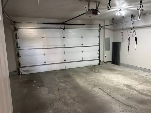 Brookfield, IL 60513,9207 Gerritsen AVE #9207