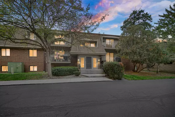 128 E Bailey RD #G, Naperville, IL 60565