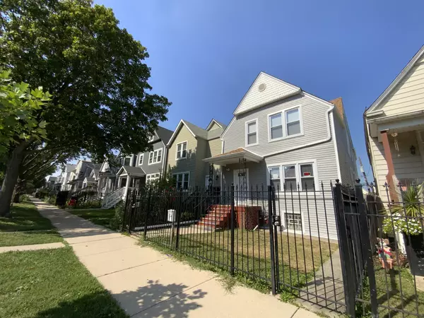 Chicago, IL 60618,3426 W Melrose ST #1