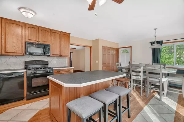 Bolingbrook, IL 60440,743 Westwind DR