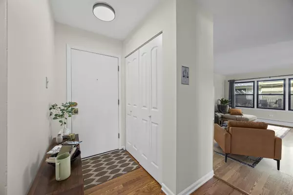 Oak Park, IL 60302,444 Washington BLVD #207