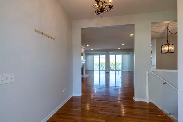 Mundelein, IL 60060,3768 Canton CIR