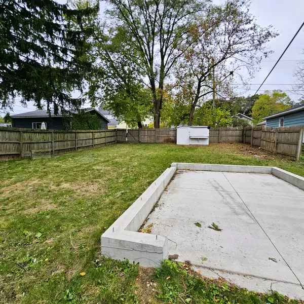 Libertyville, IL 60048,121 4th ST