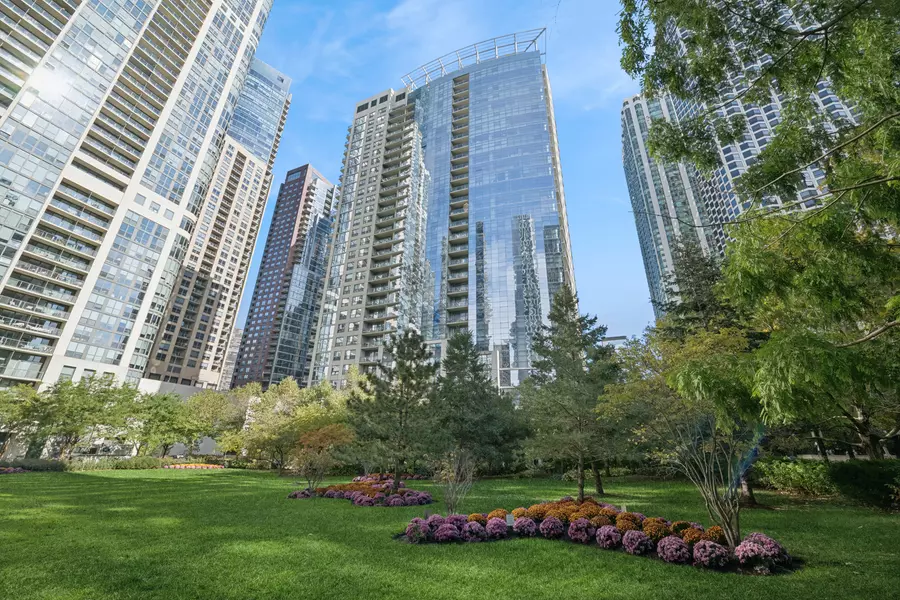 201 N Westshore DR #1702, Chicago, IL 60601