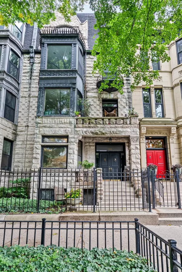 1329 N Dearborn ST #1, Chicago, IL 60610