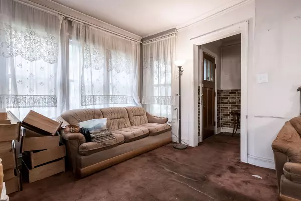 Chicago, IL 60630,4648 N Lawler AVE