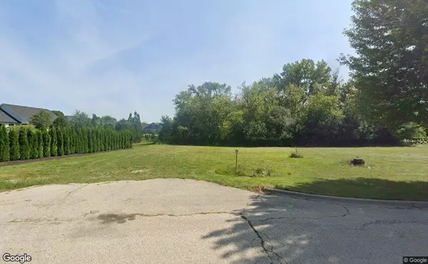 1102 Noble Pkwy, Port Barrington, IL 60010