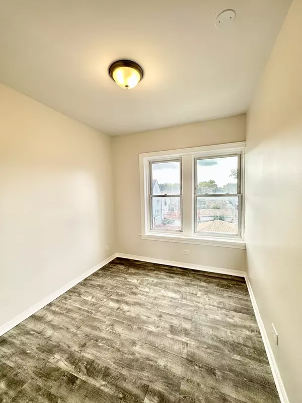 Chicago, IL 60651,1245 N Karlov AVE #3
