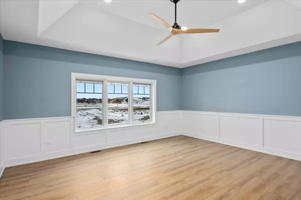 Oswego, IL 60543,482 Deerfield DR