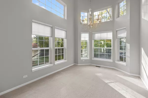 Mundelein, IL 60060,2301 Fieldcrest DR