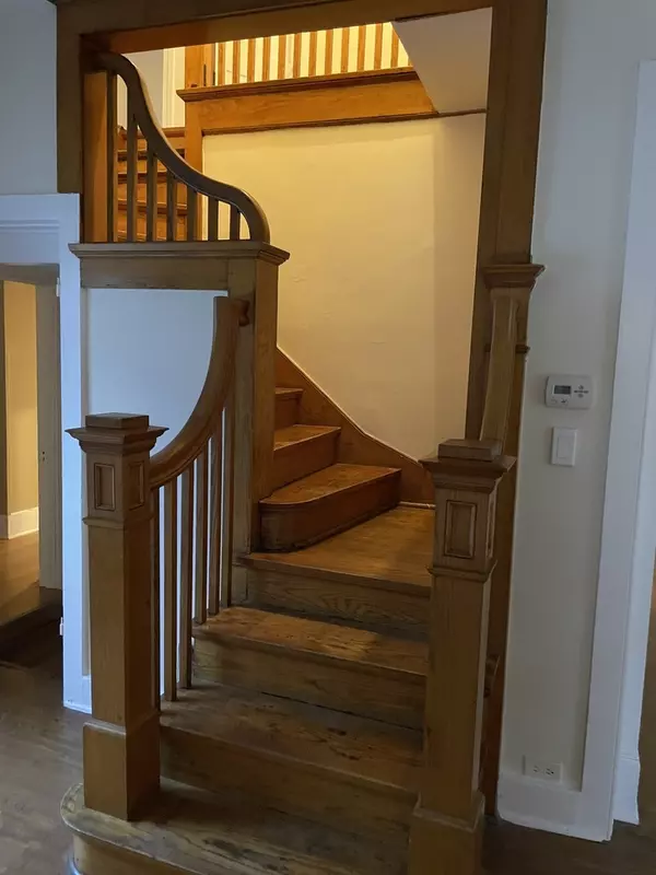 West Dundee, IL 60118,505 S 3rd ST