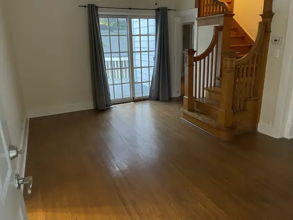 West Dundee, IL 60118,505 S 3rd ST