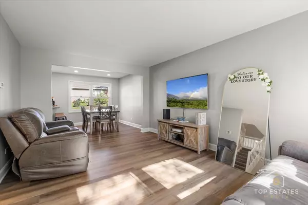 Bloomingdale, IL 60108,251 Signature DR