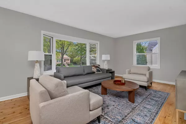 Homewood, IL 60430,1823 Evergreen RD