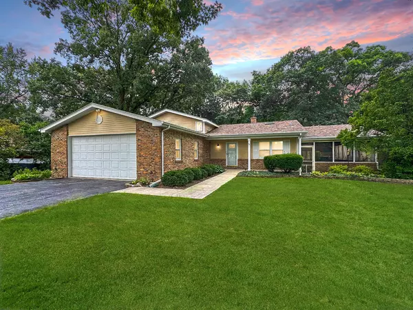 30W359 Wiant RD, West Chicago, IL 60185