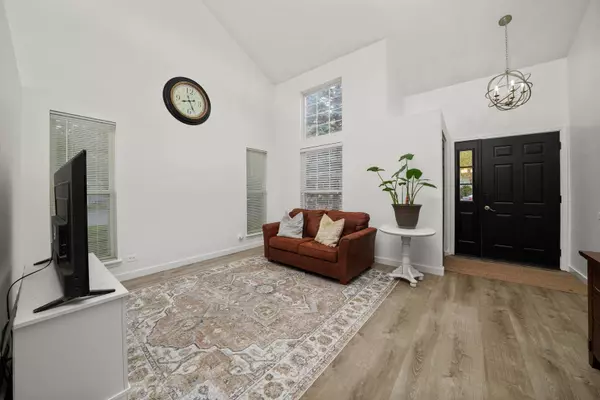 Woodstock, IL 60098,2021 Aspen DR