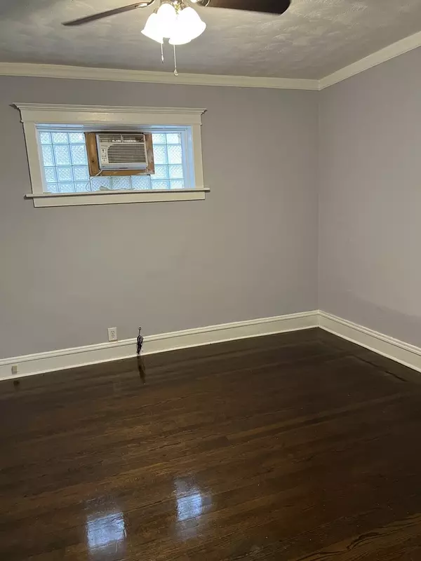 Chicago, IL 60620,8036 S Green ST #1