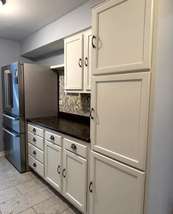 Woodridge, IL 60517,3026 Roberts DR #4