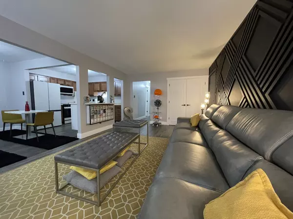 Richton Park, IL 60471,22453 Pleasant DR #13