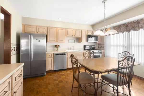 Itasca, IL 60143,713 N Maple ST
