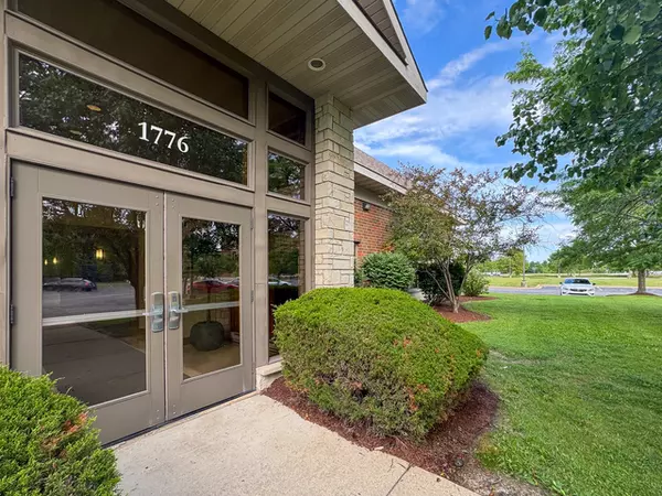 Naperville, IL 60563,1776 Legacy CIR #117