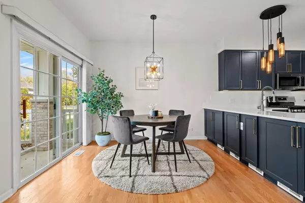 Crystal Lake, IL 60014,1240 Walnut Glen DR