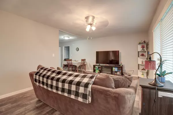 Sterling, IL 61081,807 W 18th ST