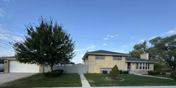 5501 Mulford ST, Skokie, IL 60077